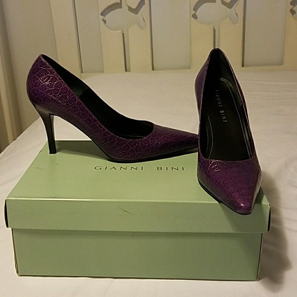 Gianni Bini Purple Heels